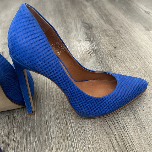 New Heels - Picture 4 of 4